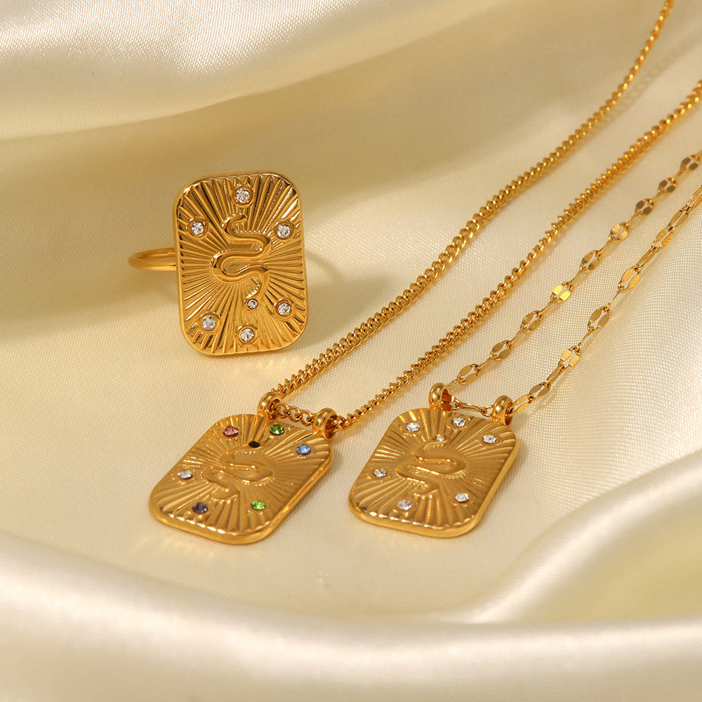 18K Gold Vintage Fashion Square Set Diamond Snake Design Pendant Necklace